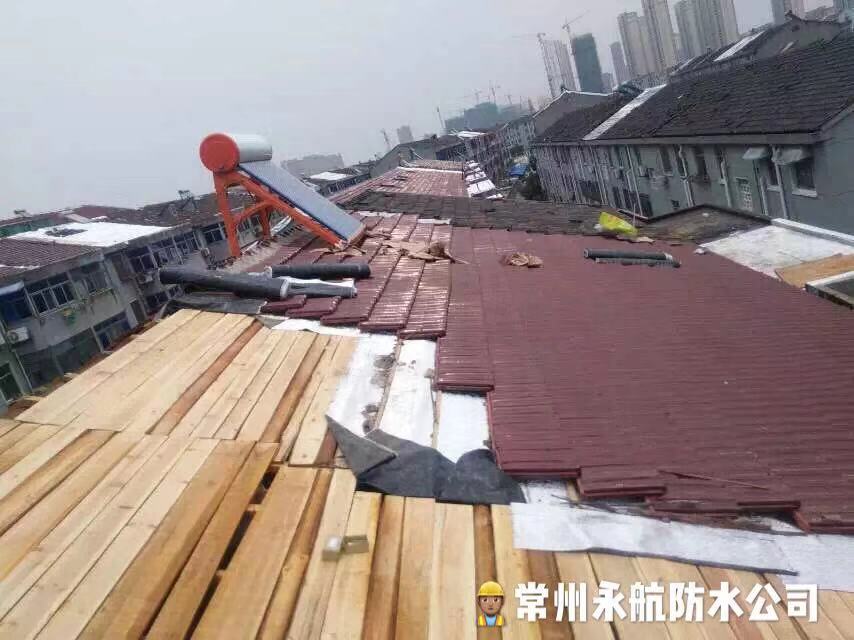 中凉屋顶换琉璃瓦施工案例